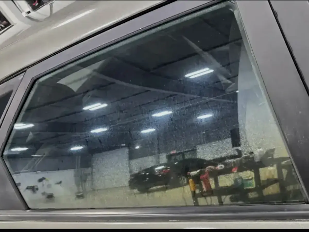 Streak-free rear glass after cleaning